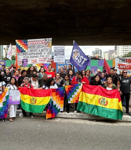 Ato em São Paulo presta solidariedade a protestos na Bolívia