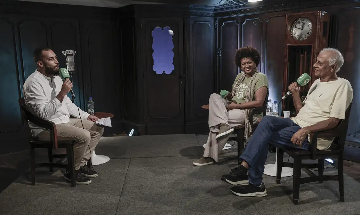 Rádio Nacional estreia documentário de 90 episódios sobre os 90 anos 