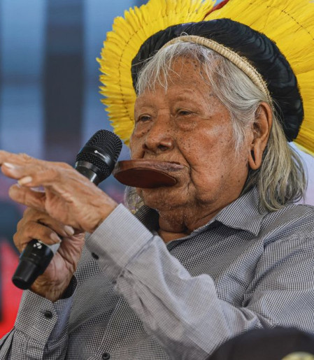 Cacique Raoni volta a ser internado em estado grave no Mato Grosso