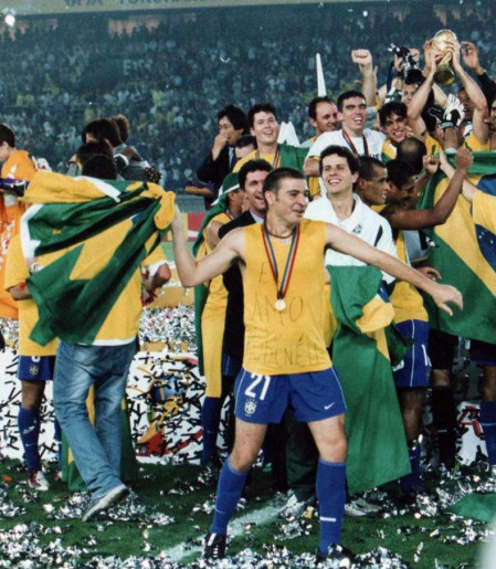 Último título da seleção brasileira foi conquistado em 2022, na Copa da Coréia e do Japão