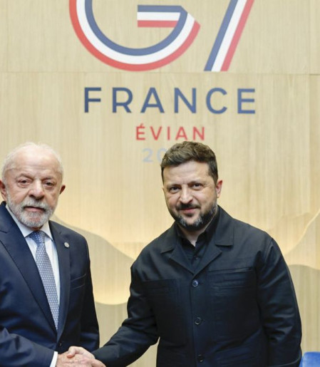 Lula e Zelensky debatem saída diplomática para guerra Ucrânia x Rússia