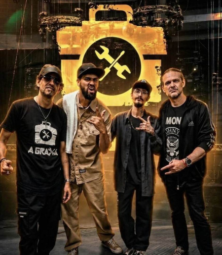 A Graxa, representante da capital paulistana, reúne influências do rock, rap, hip hop e MPB 