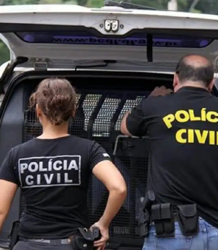 Polícia abre inquérito sobre arma apreendida atribuída a Bolsonaro