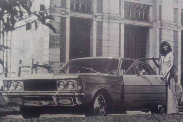 Ford Landau