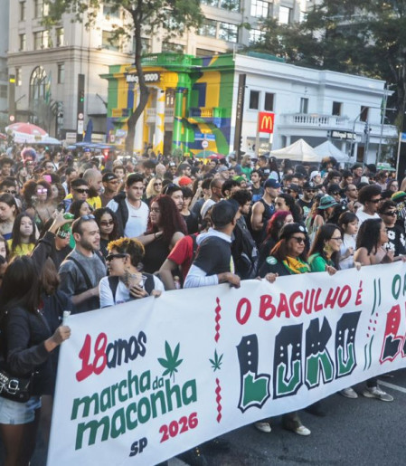 Marcha em São Paulo pede legalização da maconha 