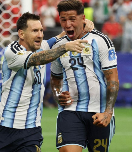 Messi se isola na artilharia das Copas e Argentina vai ao mata-mata