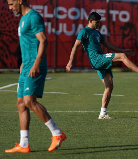 Em carta deixada em vestiário, seleção iraniana pede paz entre nações