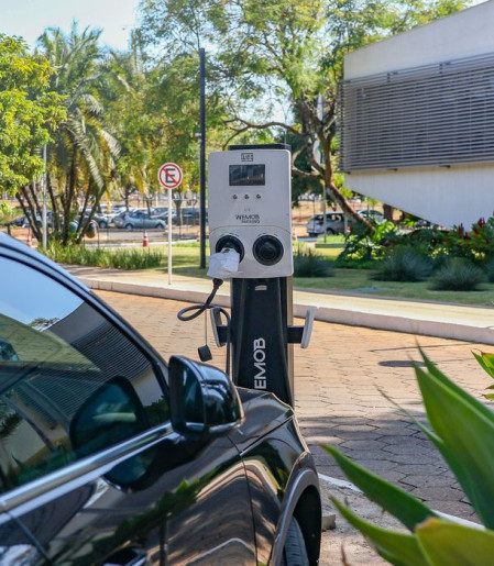 Governo mantém elevação de tarifas a carro elétrico e renova cota zero