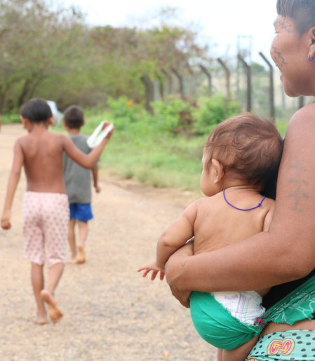 Saúde cria comitê para reduzir morte materna e infantil indígena