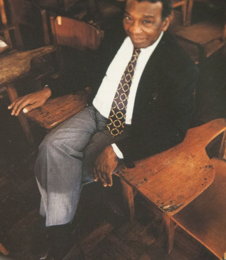 Acervo da USP revela novas faces do pensador negro Milton Santos 