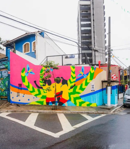 Mural em SP celebra futebol feminino um ano antes da Copa no Brasil