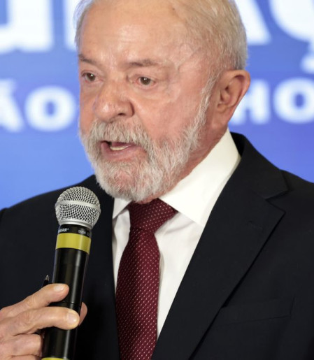 A pedido de Lula, ministro da Defesa irá à Venezuela na próxima semana