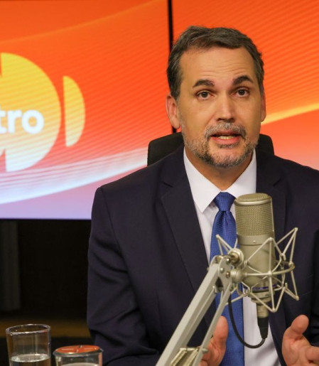 Governo usou lucros com exportação para conter preço dos combustíveis