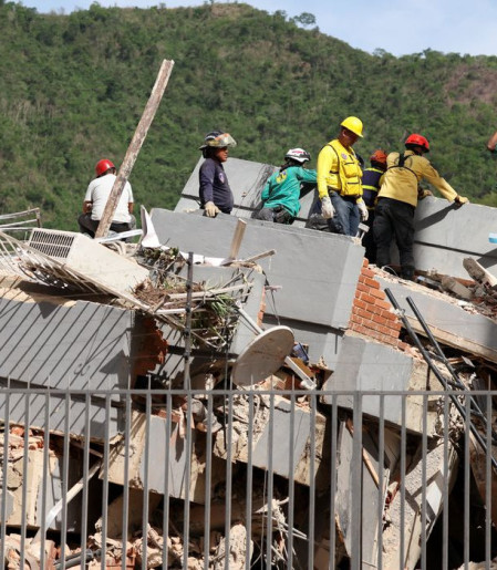 Número de mortos por terremoto na Venezuela sobe para 1.450 
