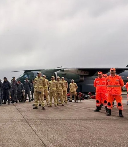 Quarto voo brasileiro para Venezuela decola com bombeiros e donativos