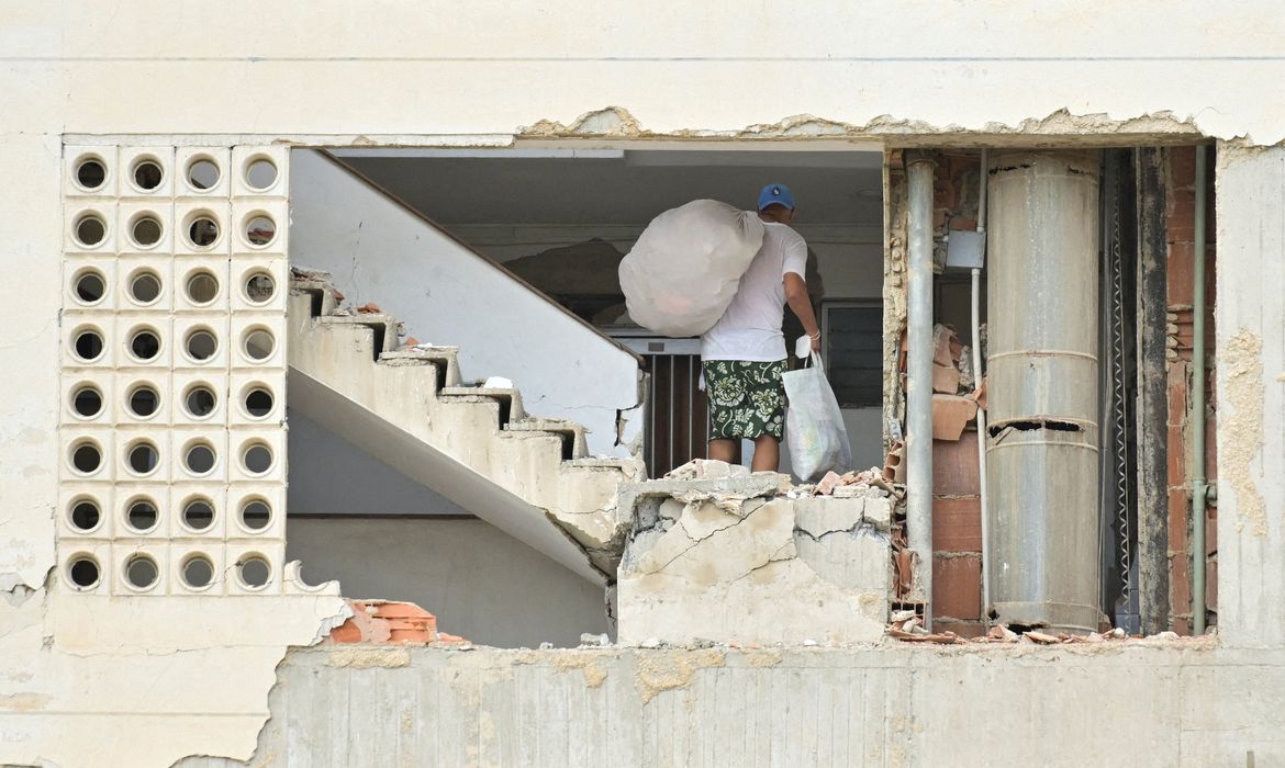 Número de mortos por terremoto na Venezuela se aproxima de 1.500