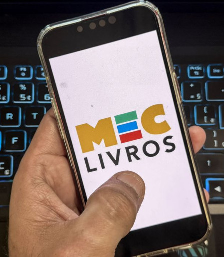MEC Livros oferece mais 7,8 mil obras em inglês e espanhol