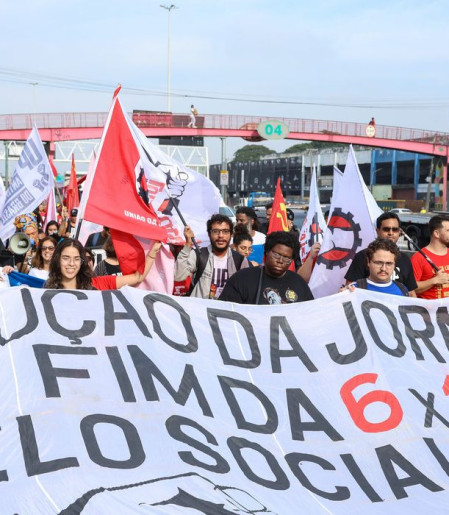 Ato no Rio abre mobilização para pressionar Senado pelo fim da 6x1