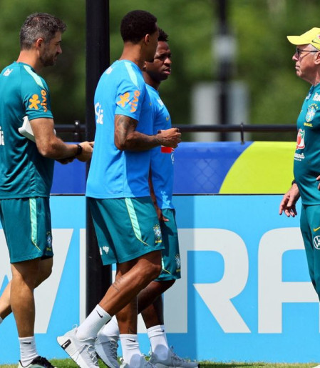 Ainda sem Raphinha, Brasil inicia preparação para as oitavas de final