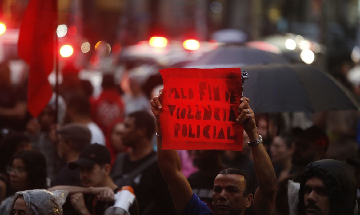 Estado pede desculpa a familiares de vítimas de violência policial