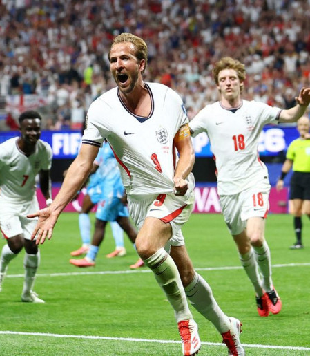 Inglaterra elimina RD Congo com dois gols de Kane e avança às oitavas 