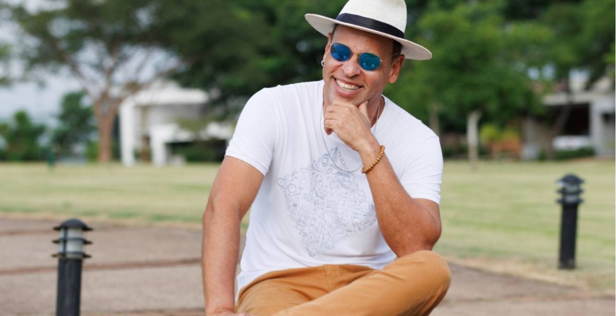 Dimi Zumqu&ecirc; &eacute; uma das atra&ccedil;&otilde;es do Arrai&aacute; da Acirp e sobe ao palco no s&aacute;bado (4), ao lado do Trio Oxi, com um repert&oacute;rio de MPB e m&uacute;sicas t&iacute;picas das festas juninas