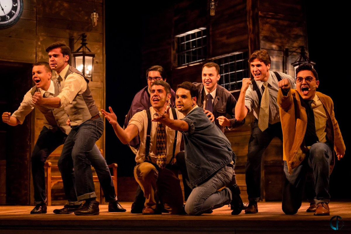 A Cia. Minaz leva ao palco do Theatro Pedro II uma nova 
montagem de West Side Story, clássico da Broadway