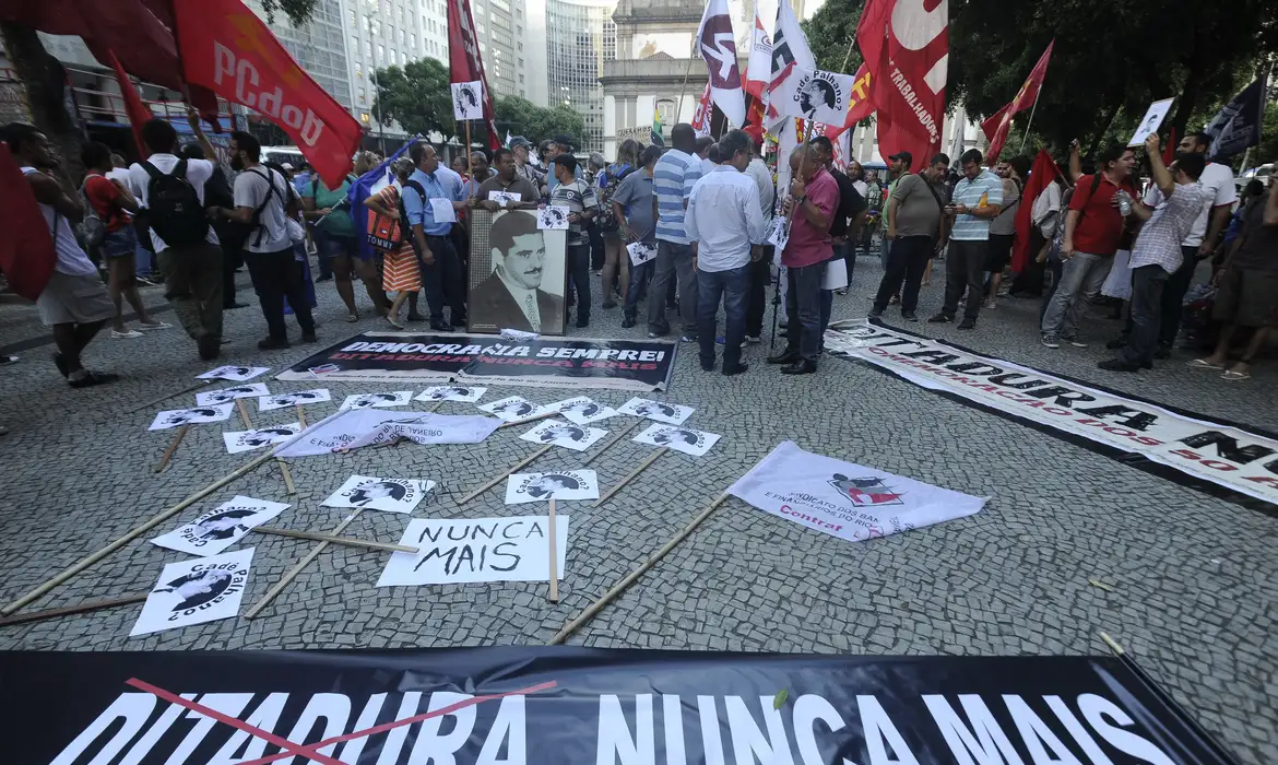 Estado pede desculpas por desaparecimento de aluno da UnB na ditadura