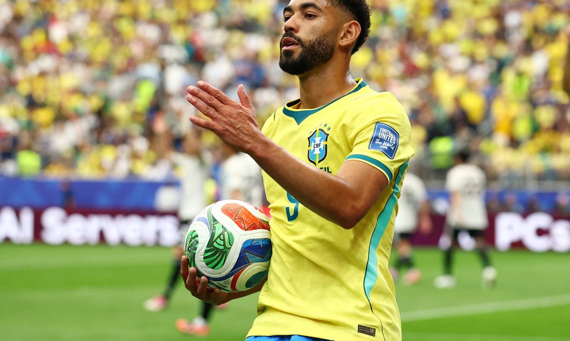 Matheus Cunha agradece "respeito" ao Brasil, mas rechaça favoritismo