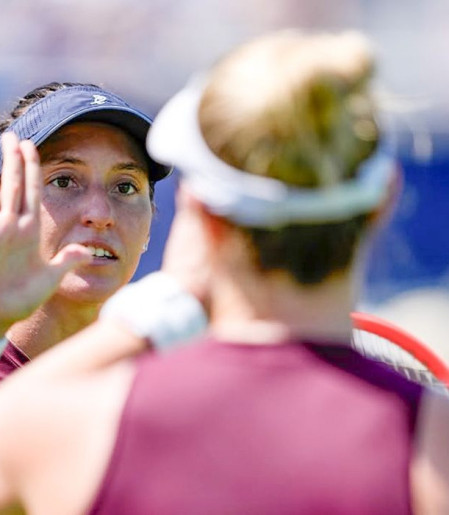 Luisa Stefani avança às oitavas de final nas duplas em Wimbledon