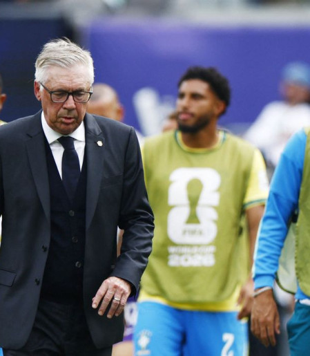 Ancelotti lamenta eliminação e já projeta novo ciclo: "Não é o fim"