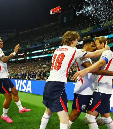 Com um a menos, Inglaterra derruba México no Azteca e segue na Copa