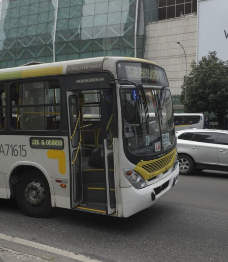 Rodoviários do Rio decidem continuar em estado de greve até amanhã