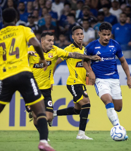 Conheça opções do Brasil para a próxima Copa; meio-campo é o foco