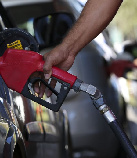 Governo adia reunião que pode aumentar etanol na gasolina para 32%