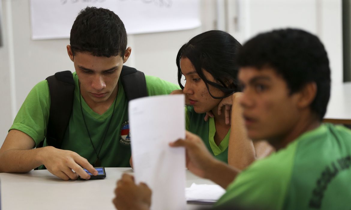  Inclusão digital no Brasil é feita pela metade, mostra pesquisa 