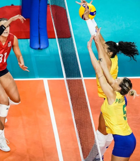 Brasil perde para os Estados Unidos por 3 a 0 no vôlei feminino