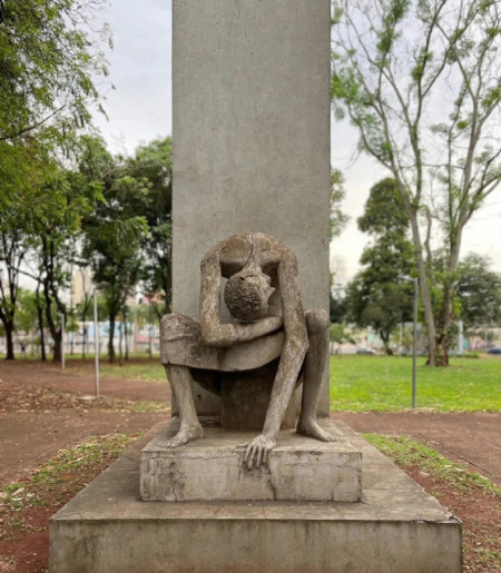 Obra do artista ítalo-brasileiro Bassano Vaccarini  memória das lutas proletárias