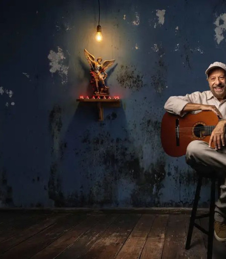 Cantor e compositor João Bosco completa 80 anos 
