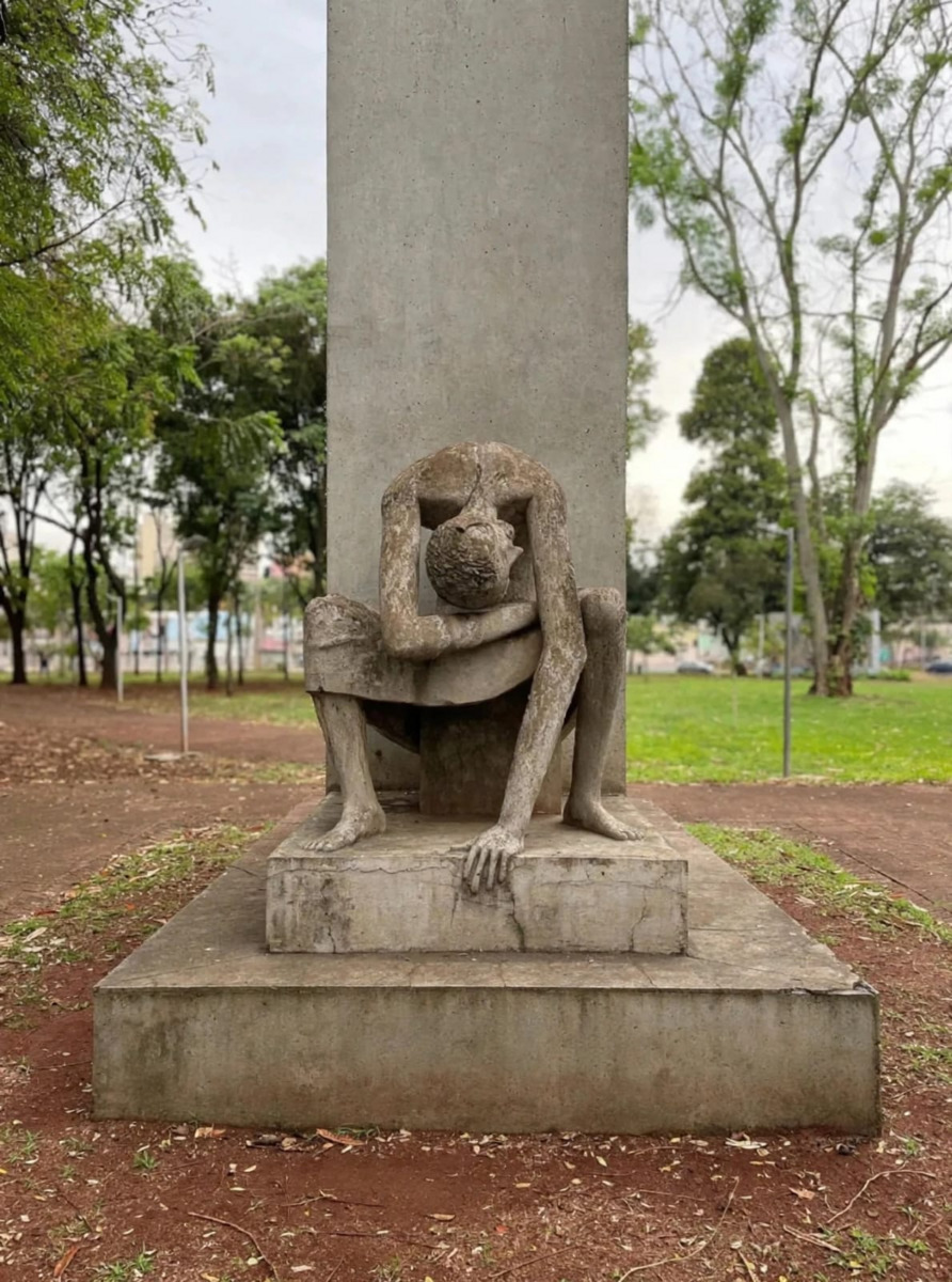 Obra do artista ítalo-brasileiro Bassano Vaccarini  memória das lutas proletárias