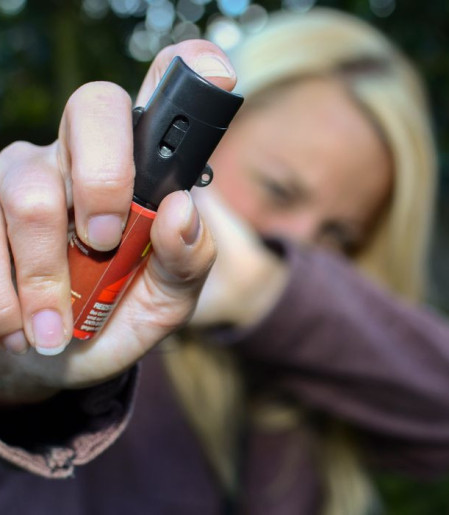 Spray de pimenta para mulher é medida paliativa, diz promotora 