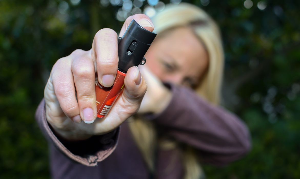 Spray de pimenta para mulher é medida paliativa, diz promotora 