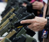 Ações pró-armas de Trump devem favorecer facções criminosas no Brasil