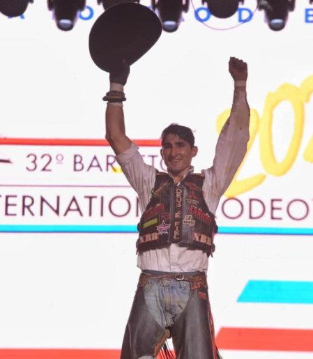 Vitor Manoel Dias, de Sales (SP), foi o campeão do Barretos International Rodeo em 2025