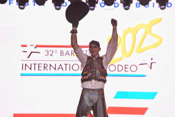 Vitor Manoel Dias, de Sales (SP), foi o campeão do Barretos International Rodeo em 2025