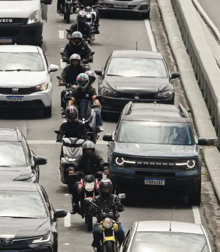 Justiça manda prefeitura de São Paulo liberar Uber Moto