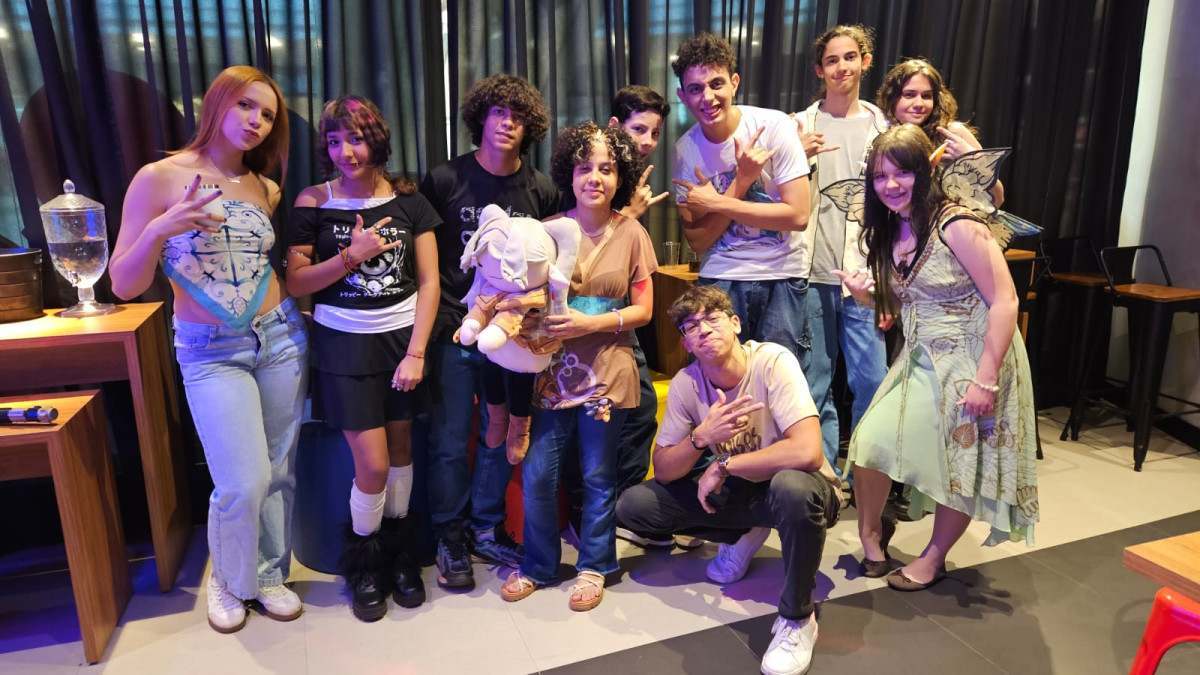 Victor com os amigos