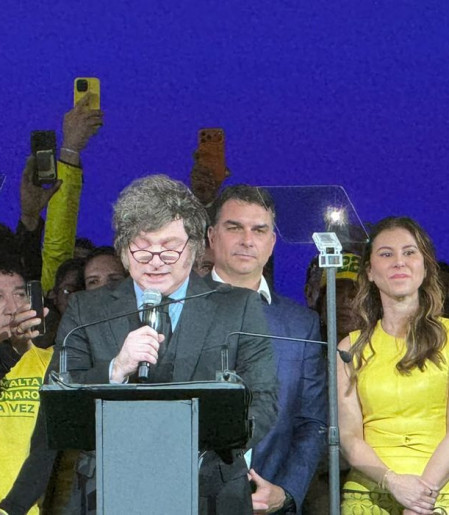 Após ofensas de Milei a Lula, Itamaraty chama embaixador para consulta