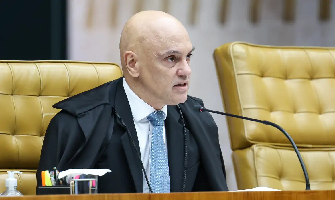 Moraes pede explicações após falhas na tornozeleira de Débora do Batom