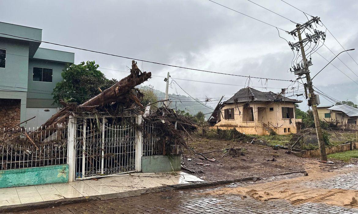 Tempestades e risco de inundações voltam ao Rio Grande do Sul
